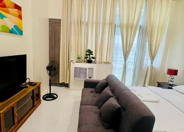 Queen Studio